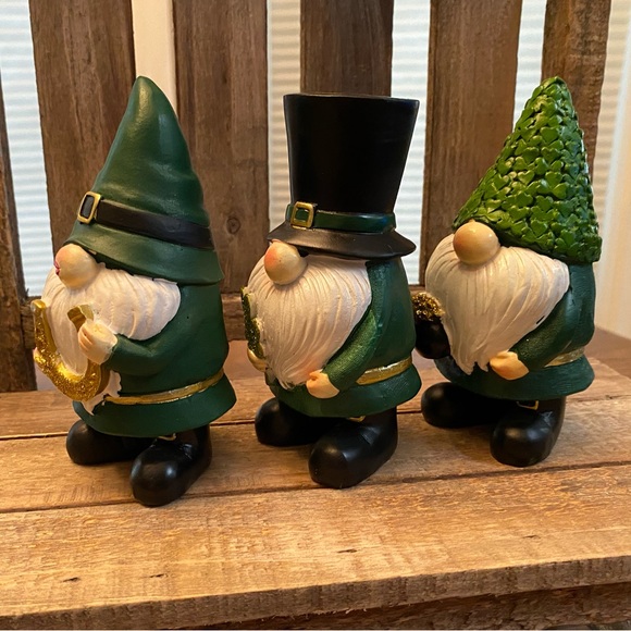 St. Patricks Day Gnomes Kitchen Towels & St. Patrick’s Day Gnome Figures Bundle - Picture 5 of 16